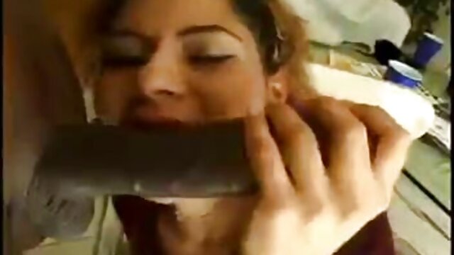 a assistir vídeo pornô brasileirinhas incrível Vaqueira loira, Mandy Armani, anda a foder como uma profissional.