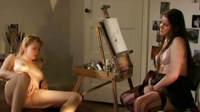 blondie Fesser com meias videos de porno com brasileirinhas rasgadas é comida em público.