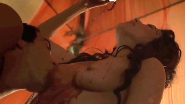 A viúva negra chupou o esperma do Capitão vídeo pornô brasileirinha vídeo América fodendo-o